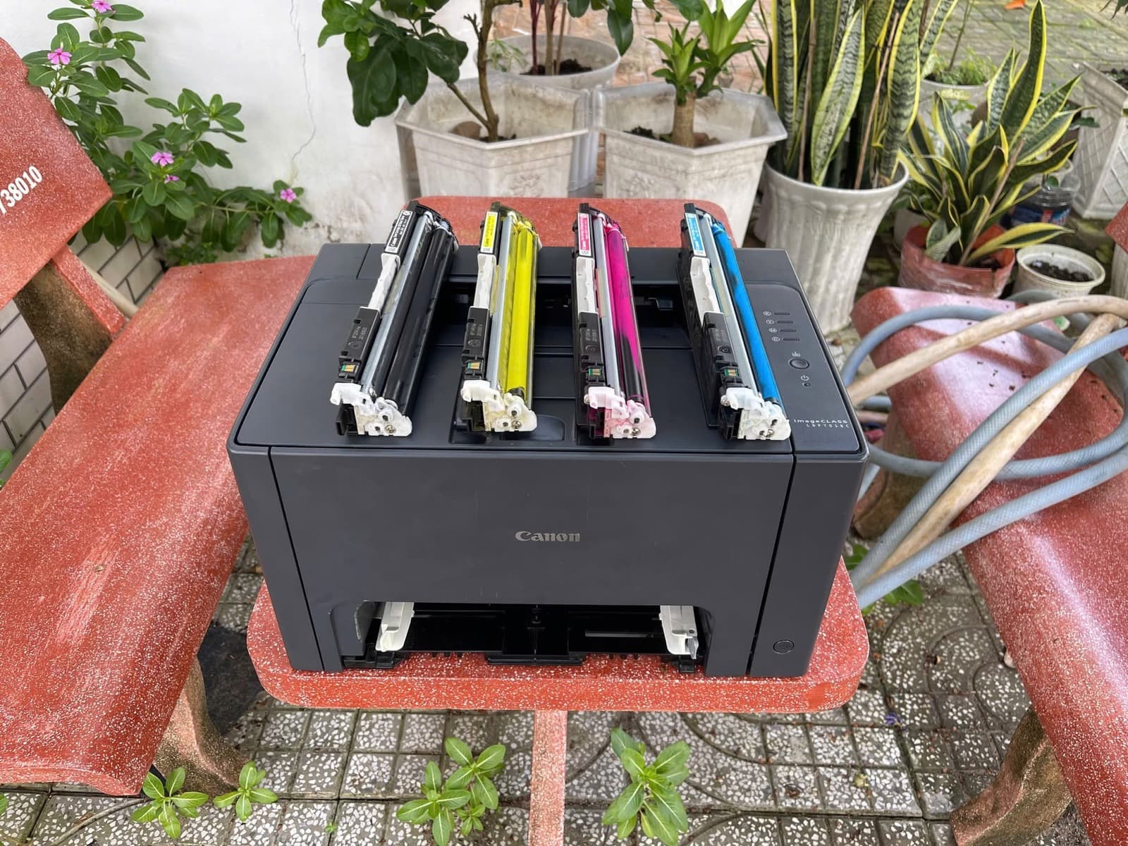 Bộ mực Canon 4 màu đã nạp xong, sẵn sàng lắp lại máy