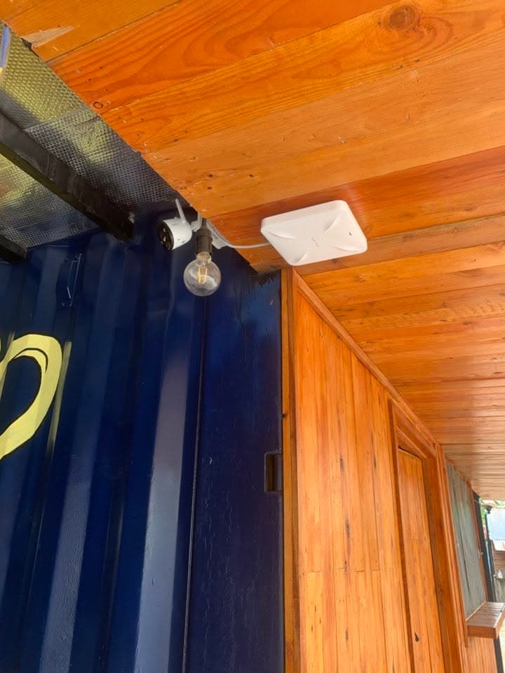 🌿 LẮP ĐẶT WIFI Ruijie CHO QUÁN CAFE FARM – MẠNH, ỔN ĐỊNH, PHỦ RỘNG MỌI GÓC 🌿